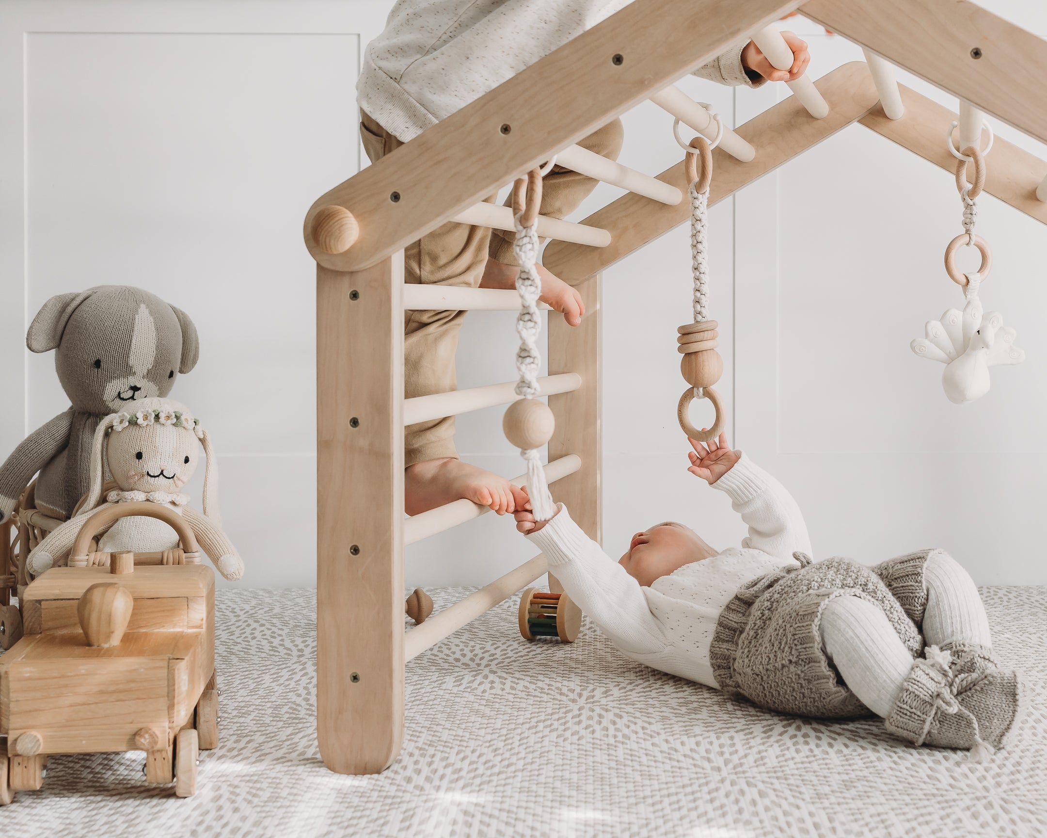 ROUND: Pink Petal / Petal Play Mat