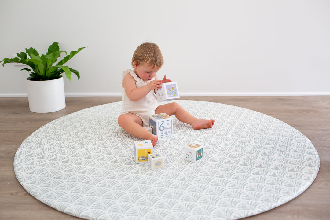 ROUND: Sage Scallops / Petal Play Mat