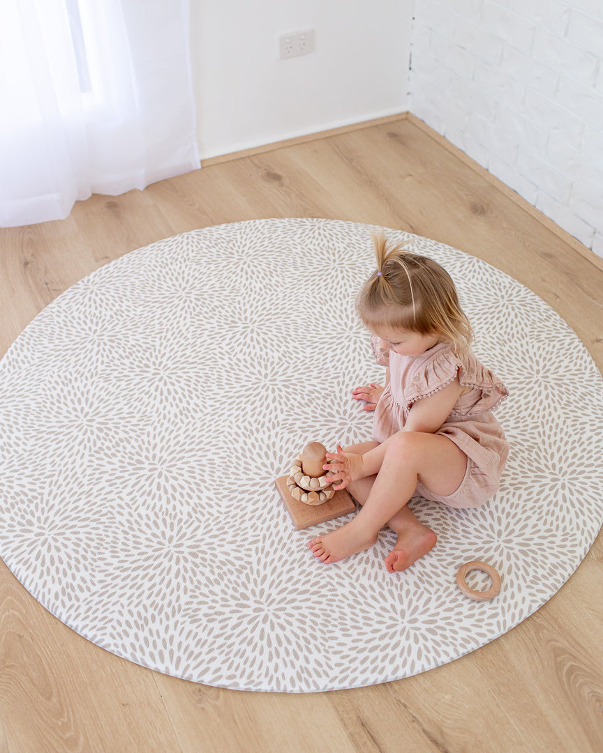 ROUND: Sage Scallops / Petal Play Mat