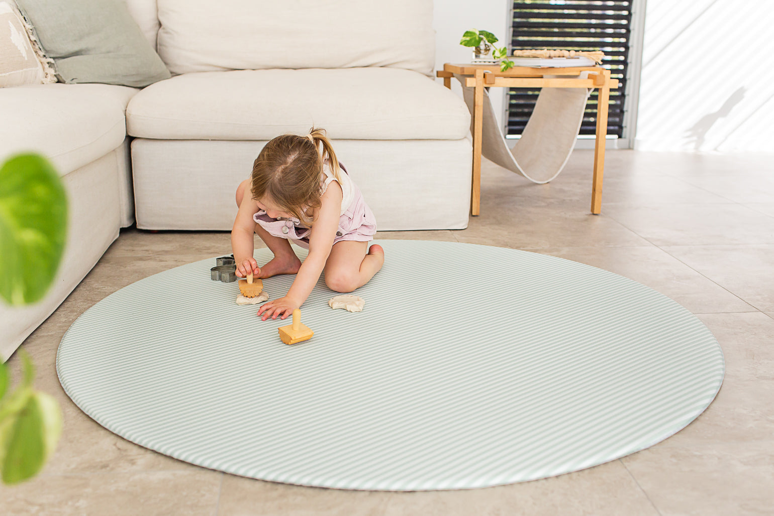 ROUND: Grey Petal / Mint Green Stripes Play Mat