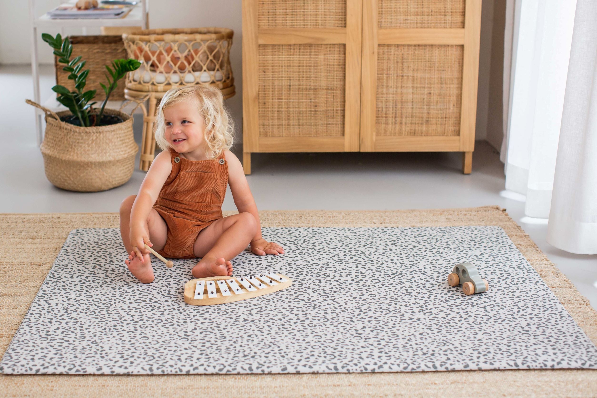 SMALL: Leopard / Neutral Scallops Play Mat