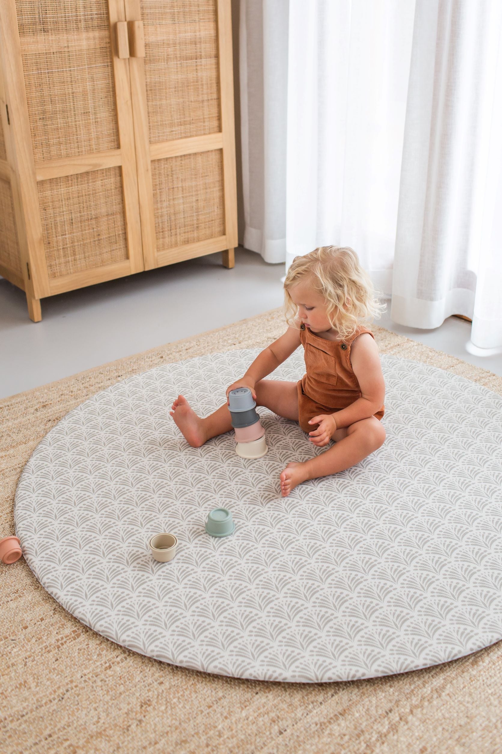 ROUND: Leopard / Neutral Scallops Play Mat