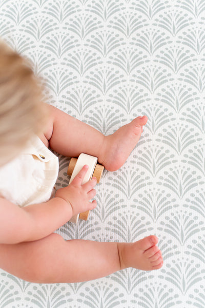 ROUND: Sage Scallops / Petal Play Mat